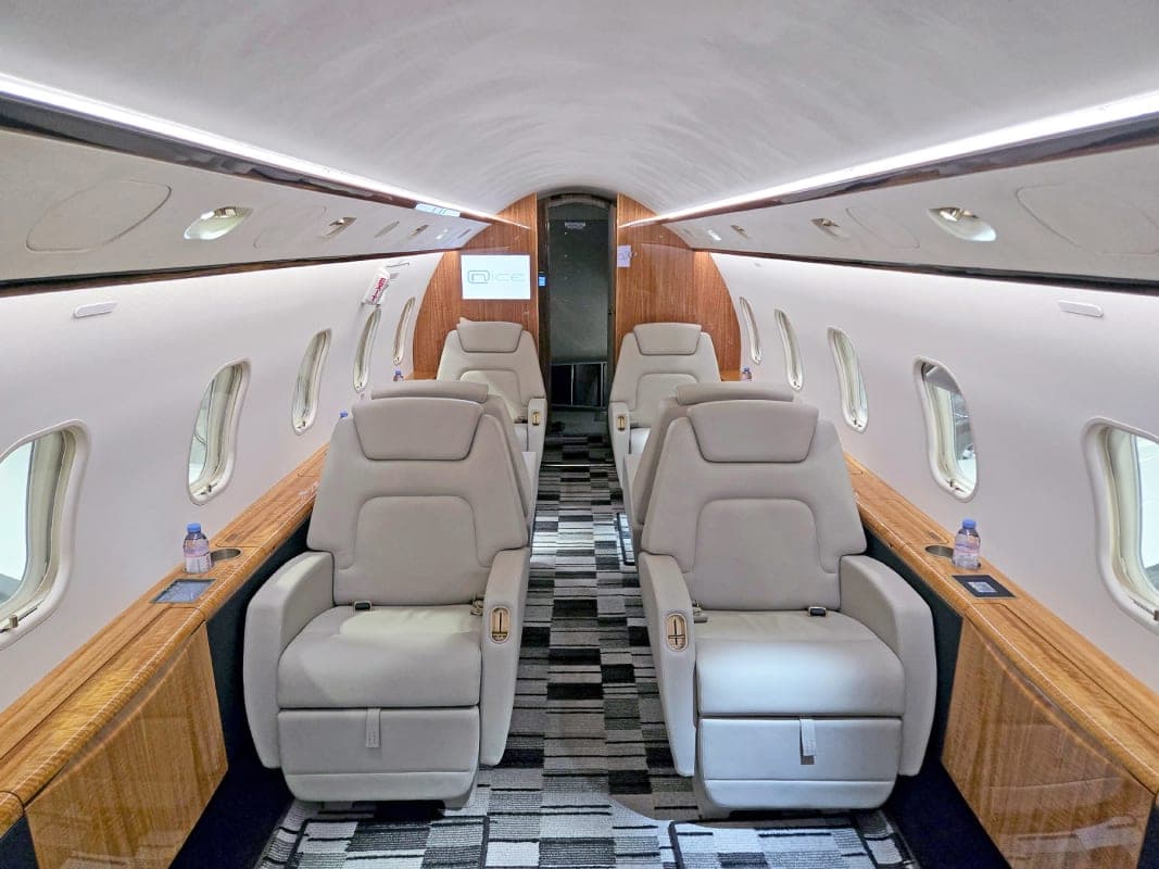 Bombardier Challenger 300