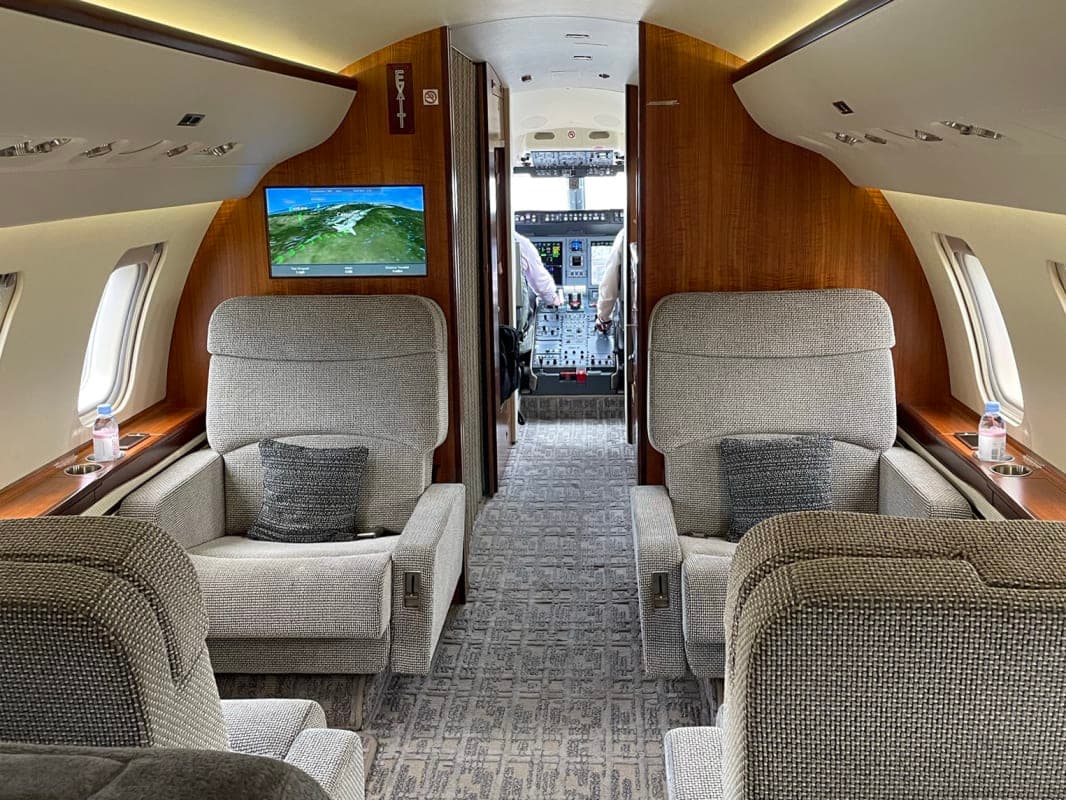 Bombardier Challenger 605